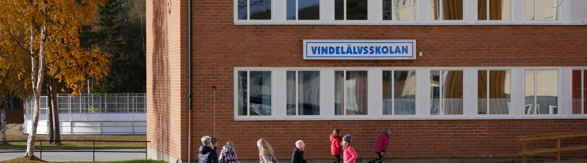 Lek på skolgården på Vindelälvsskolan